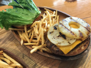 クアアイナ　プレミアム・アウトレット店はハンバーガーがおすすめ！