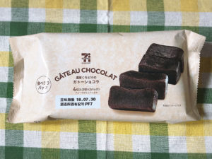 セブンイレブンで人気の懐かし味コッペパンとガトーショコラ、つぶつぶコーンスティック