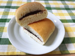 セブンイレブンで人気の懐かし味コッペパンとガトーショコラ、つぶつぶコーンスティック