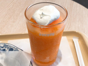 ドトールコーヒーの新作！！期間限定！！北海道産メロンフローズンとほうじ茶パルフェ