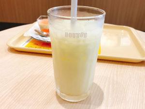ドトールコーヒーショップ なかもず駅前店で新作の沖縄県産パインヨーグルトとピーチア・ラ・モードでコーヒータイム！