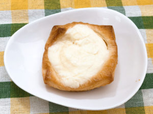 フレッシュベーカリー神戸屋 100周年サンドイッチ（カツカレーサンド）と神戸屋おすすめのパン