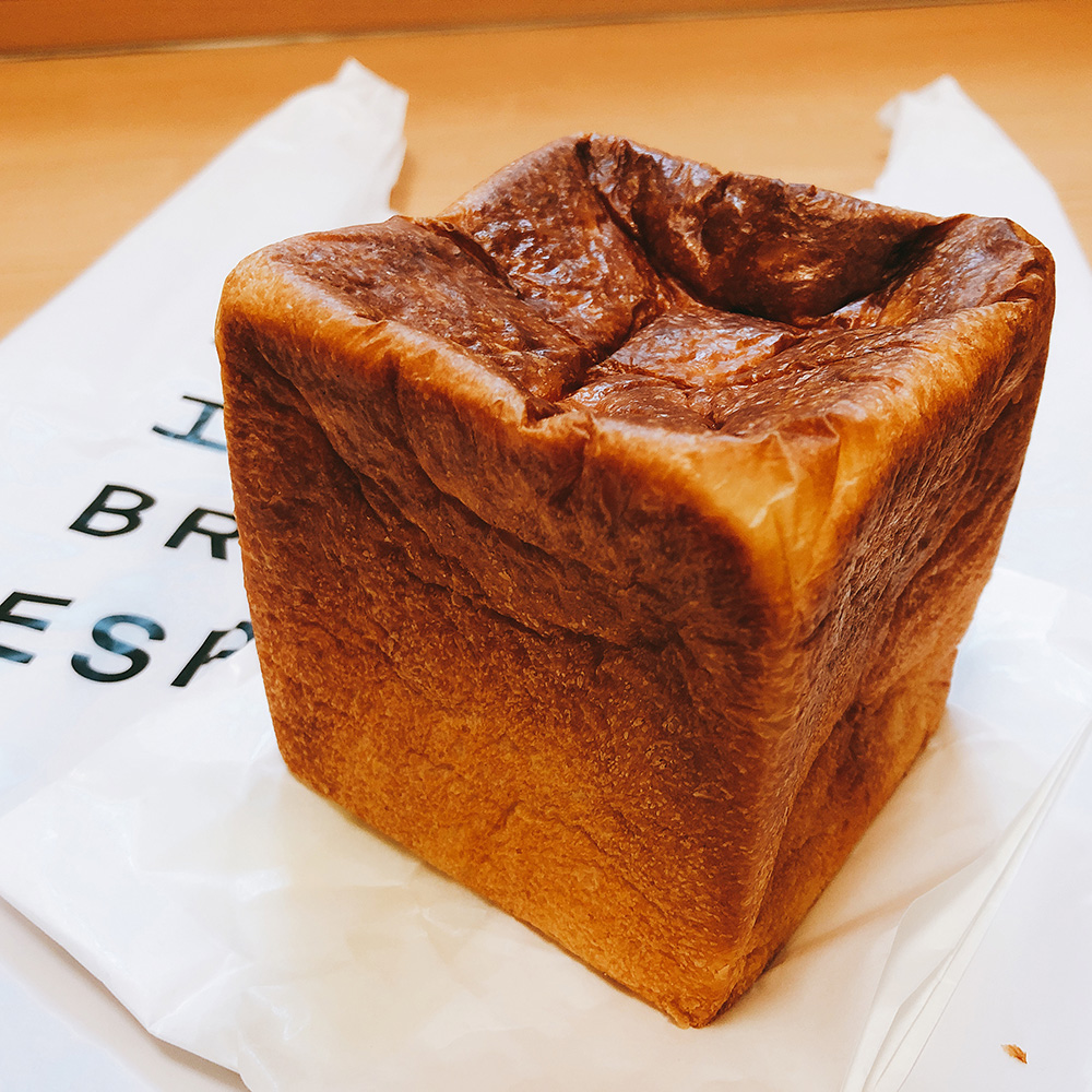 キューブ型の人気食パン「ムー」が絶品！パンとエスプレッソと南森町交差点