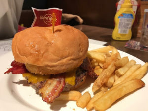Hard Rock Cafe・ハードロックカフェでボリュームたっぷりなランチ