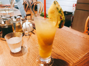 ハワイアンパンケーキファクトリー(Hawaiian Pancake Factory)ヨドバシ梅田店 とってもハワイアンな雰囲気のパンケーキがおすすめ