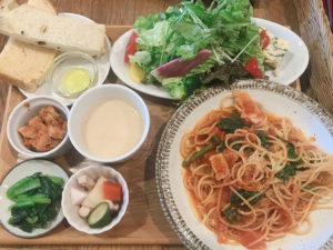 大阪・堺市　豊富なワインと新鮮な野菜を使った料理が美味しいG831 Natural Kitchen & Cafe